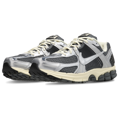 Nike Zoom Vomero 5 Hombre Iron Grey-Chrome-Metallic Silv