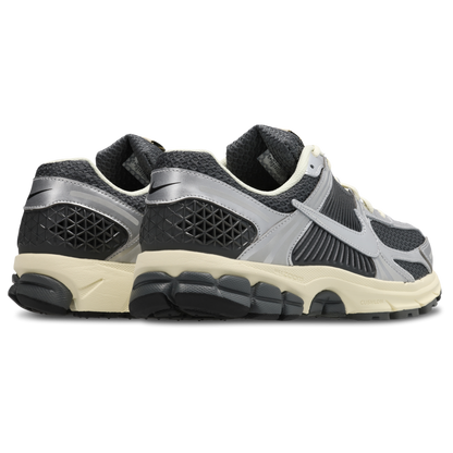 Nike Zoom Vomero 5 Hombre Iron Grey-Chrome-Metallic Silv