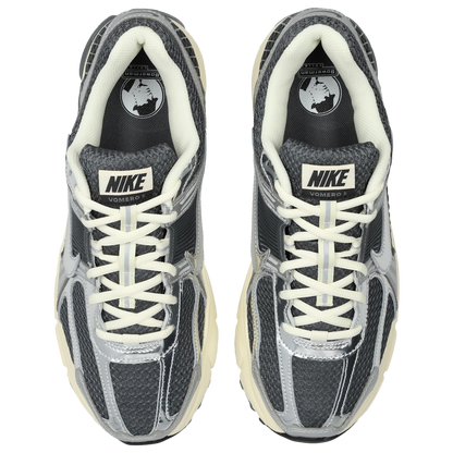 Nike Zoom Vomero 5 Hombre Iron Grey-Chrome-Metallic Silv