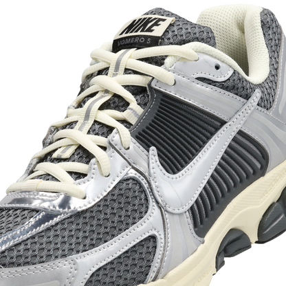 Nike Zoom Vomero 5 Hombre Iron Grey-Chrome-Metallic Silv