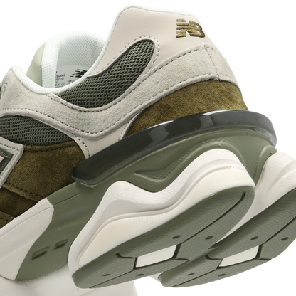 New Balance 9060 Unisex Green/Off-White