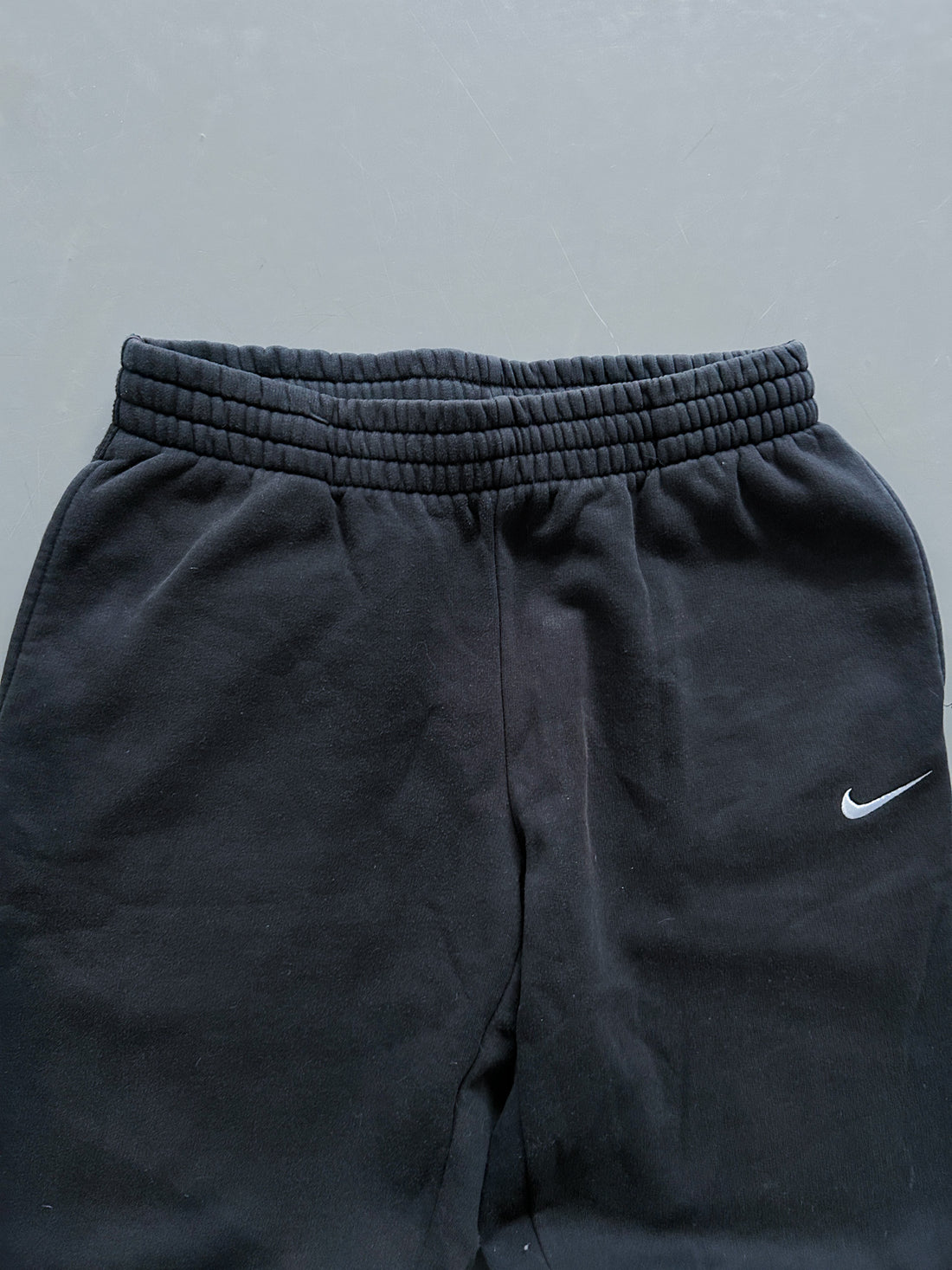 Nike Vintage Jogger Pants – Black