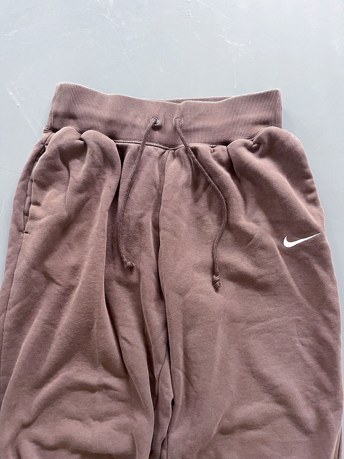 Nike Vintage Jogger Pants – Brown