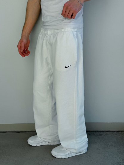 Nike Vintage Jogger Pants – White (Black Logo)