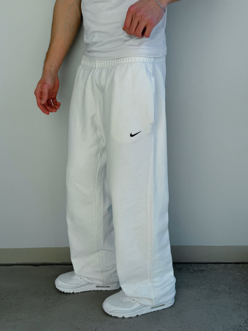 Nike Vintage Jogger Pants – White (Black Logo)